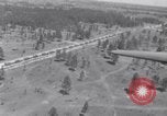 Standbild US Army training Manöver United States USA, 1942, aus Sekunde 7 historischem Filmmaterial Videoclip 65675030205