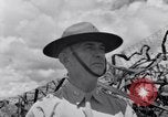 Standbild US Army training Manöver United States USA, 1942, aus Sekunde 33 historischem Filmmaterial Videoclip 65675030205