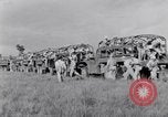 Standbild US Army training Manöver United States USA, 1942, aus Sekunde 37 historischem Filmmaterial Videoclip 65675030205