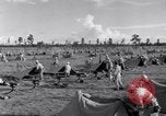 Standbild US Army training Manöver United States USA, 1942, aus Sekunde 52 historischem Filmmaterial Videoclip 65675030205