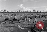 Standbild US Army training Manöver United States USA, 1942, aus Sekunde 53 historischem Filmmaterial Videoclip 65675030205