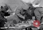 Standbild amerikanische Soldaten Island, 1942, aus Sekunde 13 historischem Filmmaterial Videoclip 65675030206