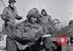 Standbild amerikanische Soldaten Island, 1942, aus Sekunde 34 historischem Filmmaterial Videoclip 65675030206