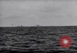 Image bataille navale à Casablanca bombardement navires français de Vichy Casablanca au Maroc, 1942, de la seconde 53 séquences d'archives historiques vidéo 65675030218
