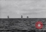 Image bataille navale à Casablanca bombardement navires français de Vichy Casablanca au Maroc, 1942, de la seconde 58 séquences d'archives historiques vidéo 65675030218