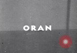 Immagine di Soldati americani e britannici invadono il Nord Africa Operazione Torch Oran in Algeria, 1942, secondo 3 filmato di repertorio 65675030219
