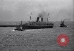 Standbild Ehemalige Gefangene von Devils Island Le Havre Frankreich, 1939, aus Sekunde 26 historischem Filmmaterial Videoclip 65675030222