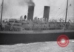 Standbild Ehemalige Gefangene von Devils Island Le Havre Frankreich, 1939, aus Sekunde 29 historischem Filmmaterial Videoclip 65675030222