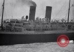 Standbild Ehemalige Gefangene von Devils Island Le Havre Frankreich, 1939, aus Sekunde 31 historischem Filmmaterial Videoclip 65675030222