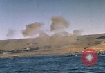 Standbild Landing Craft Fahrzeug Personal Nordafrika, 1942, aus Sekunde 51 historischem Filmmaterial Videoclip 65675030249