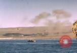 Standbild Landing Craft Fahrzeug Personal Nordafrika, 1942, aus Sekunde 59 historischem Filmmaterial Videoclip 65675030249