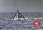 Standbild Allied Kriegsschiff Nordafrika, 1942, aus Sekunde 13 historischem Filmmaterial Videoclip 65675030251