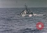 Standbild Allied Kriegsschiff Nordafrika, 1942, aus Sekunde 16 historischem Filmmaterial Videoclip 65675030251