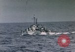 Standbild Allied Kriegsschiff Nordafrika, 1942, aus Sekunde 24 historischem Filmmaterial Videoclip 65675030251