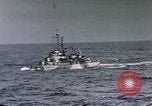 Standbild Allied Kriegsschiff Nordafrika, 1942, aus Sekunde 28 historischem Filmmaterial Videoclip 65675030251