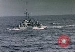 Standbild Allied Kriegsschiff Nordafrika, 1942, aus Sekunde 30 historischem Filmmaterial Videoclip 65675030251