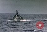 Standbild Allied Kriegsschiff Nordafrika, 1942, aus Sekunde 41 historischem Filmmaterial Videoclip 65675030251