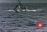 Standbild Allied Kriegsschiff Nordafrika, 1942, aus Sekunde 44 historischem Filmmaterial Videoclip 65675030251