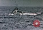 Standbild Allied Kriegsschiff Nordafrika, 1942, aus Sekunde 46 historischem Filmmaterial Videoclip 65675030251
