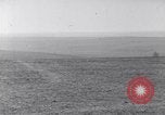 Standbild 1 Division AEF Truppen in der Ausbildung Frankreich, 1917, aus Sekunde 6 historischem Filmmaterial Videoclip 65675030255