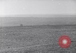 Standbild 1 Division AEF Truppen in der Ausbildung Frankreich, 1917, aus Sekunde 15 historischem Filmmaterial Videoclip 65675030255