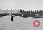 Image jardins de Versailles Versailles France, 1918, de la seconde 11 séquences d'archives historiques vidéo 65675030271