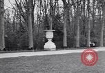 Image jardins de Versailles Versailles France, 1918, de la seconde 21 séquences d'archives historiques vidéo 65675030271
