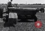 Image tracteur générateur alimenté Hinsdale Illinois USA, 1954, de la seconde 34 séquences d'archives historiques vidéo 65675030289