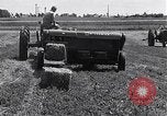 Image tracteur générateur alimenté Hinsdale Illinois USA, 1954, de la seconde 37 séquences d'archives historiques vidéo 65675030289