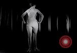 Image Miss Europe Concours France, 1954, de la seconde 7 séquences d'archives historiques vidéo 65675030292