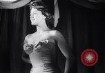 Image Miss Europe Concours France, 1954, de la seconde 25 séquences d'archives historiques vidéo 65675030292