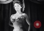 Image Miss Europe Concours France, 1954, de la seconde 26 séquences d'archives historiques vidéo 65675030292