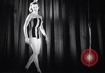 Image Miss Europe Concours France, 1954, de la seconde 29 séquences d'archives historiques vidéo 65675030292