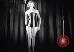 Image Miss Europe Concours France, 1954, de la seconde 35 séquences d'archives historiques vidéo 65675030292