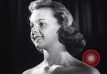 Image Miss Europe Concours France, 1954, de la seconde 38 séquences d'archives historiques vidéo 65675030292