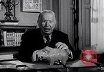 Immagine di Charles Coburn United States USA, 1954, secondo 3 filmato di repertorio 65675030293