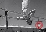 Immagine di Xxii svizzero di ginnastica americano San Francisco California USA, 1954, secondo 22 filmato di repertorio 65675030300