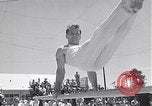 Immagine di Xxii svizzero di ginnastica americano San Francisco California USA, 1954, secondo 37 filmato di repertorio 65675030300