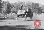 Standbild Jeeping World Championship Yakima Washington USA, 1954, aus Sekunde 44 historischem Filmmaterial Videoclip 65675030302