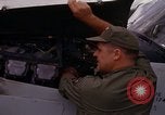 Standbild Forward Air Controller Vietnam, 1966, aus Sekunde 56 historischem Filmmaterial Videoclip 65675030304