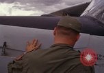 Standbild Forward Air Controller Vietnam, 1966, aus Sekunde 59 historischem Filmmaterial Videoclip 65675030304