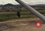 Standbild O 1E Flugzeuge Vietnam, 1966, aus Sekunde 6 historischem Filmmaterial Videoclip 65675030308