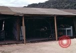 Standbild sandbagged Checkpoint Vietnam, 1966, aus Sekunde 16 historischem Filmmaterial Videoclip 65675030310