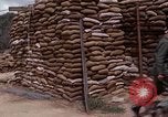 Standbild sandbagged Checkpoint Vietnam, 1966, aus Sekunde 26 historischem Filmmaterial Videoclip 65675030310