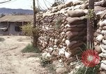 Standbild sandbagged Checkpoint Vietnam, 1966, aus Sekunde 29 historischem Filmmaterial Videoclip 65675030310