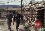Standbild sandbagged Checkpoint Vietnam, 1966, aus Sekunde 41 historischem Filmmaterial Videoclip 65675030310