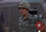 Standbild UH 1D Hubschrauber Vietnam, 1966, aus Sekunde 6 historischem Filmmaterial Videoclip 65675030314