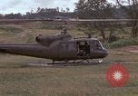 Standbild UH 1D Hubschrauber Vietnam, 1966, aus Sekunde 9 historischem Filmmaterial Videoclip 65675030314