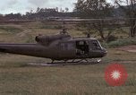 Standbild UH 1D Hubschrauber Vietnam, 1966, aus Sekunde 19 historischem Filmmaterial Videoclip 65675030314