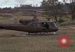 Standbild UH 1D Hubschrauber Vietnam, 1966, aus Sekunde 20 historischem Filmmaterial Videoclip 65675030314
